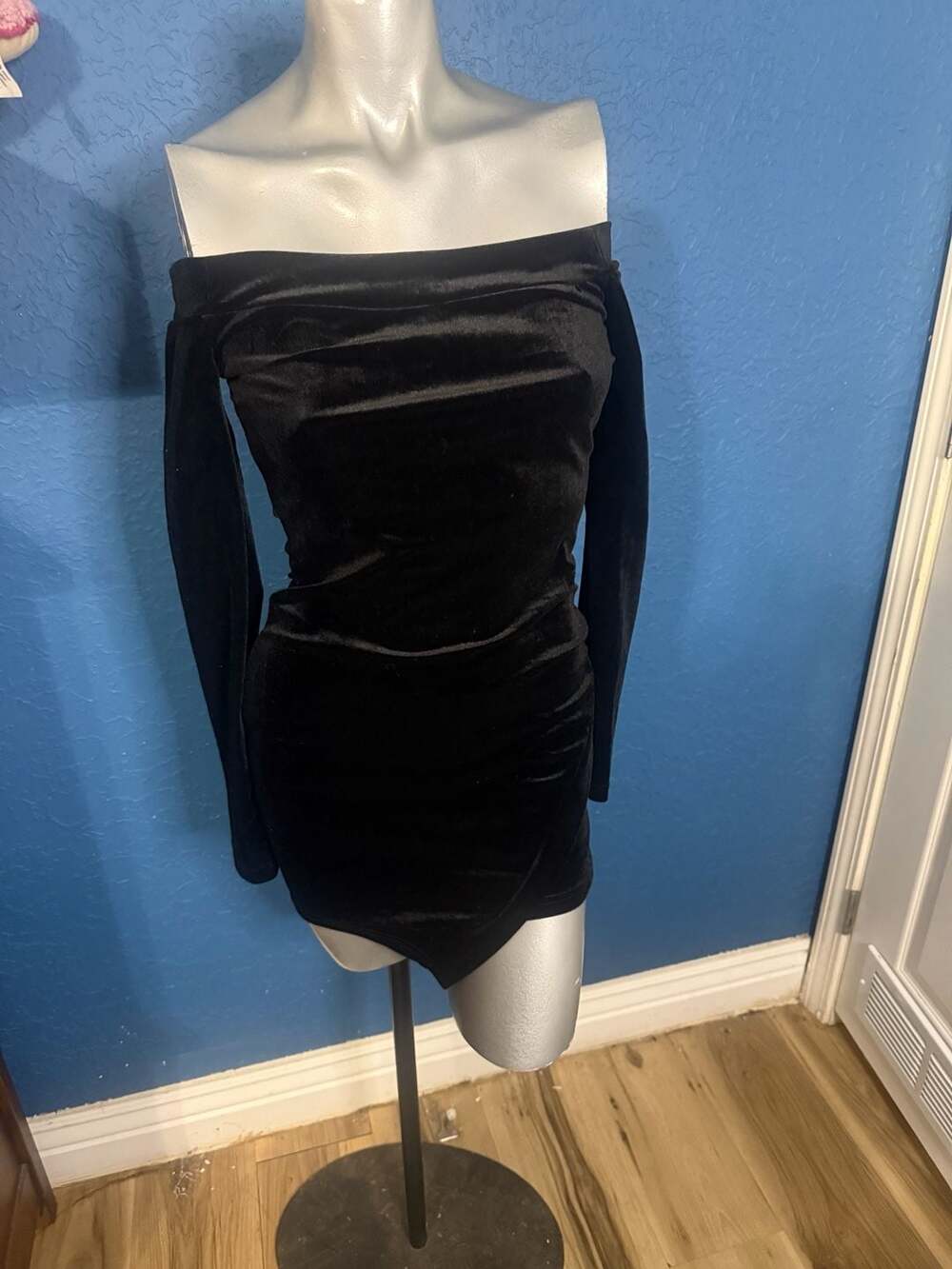 Cotton Candy LA Velvet Off Shoulder Dress Size S